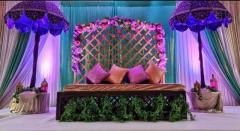 Professional Mehndi Decor Hire Services