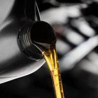 Premium Car Engine Oil: Excellence for Your Vehicle in India
