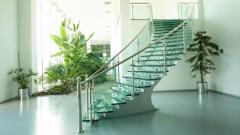 Unleashing the Beauty of Glass Staircases in Modern Homes