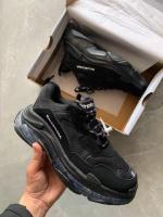 Top-quality Balenciaga trainers replica for trendy fashion