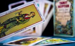 Top Tarot Card Readers in Bangalore