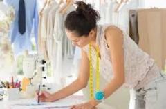  Why Is a fashion designing course crucial for aspiring designers?