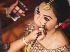 what are the best makeup classes for aspiring artists?