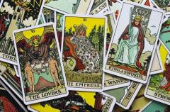 Top Tarot Card Readers in Bangalore to Guide Your Journey