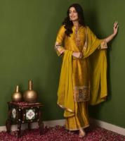 Flat 25% OFF On Festive Collection