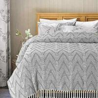 Luxurious Bed Throws – Style and Comfort Combined | Dusaan