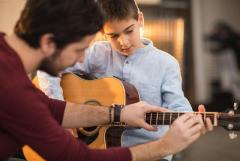 Guitar Lessons - Learn to Play Like a Pro!