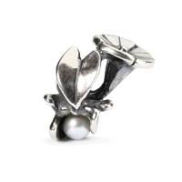 Timeless Elegance with Trollbeads Natural Pearl Beads