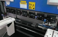 Supplies of press brake tools for bending